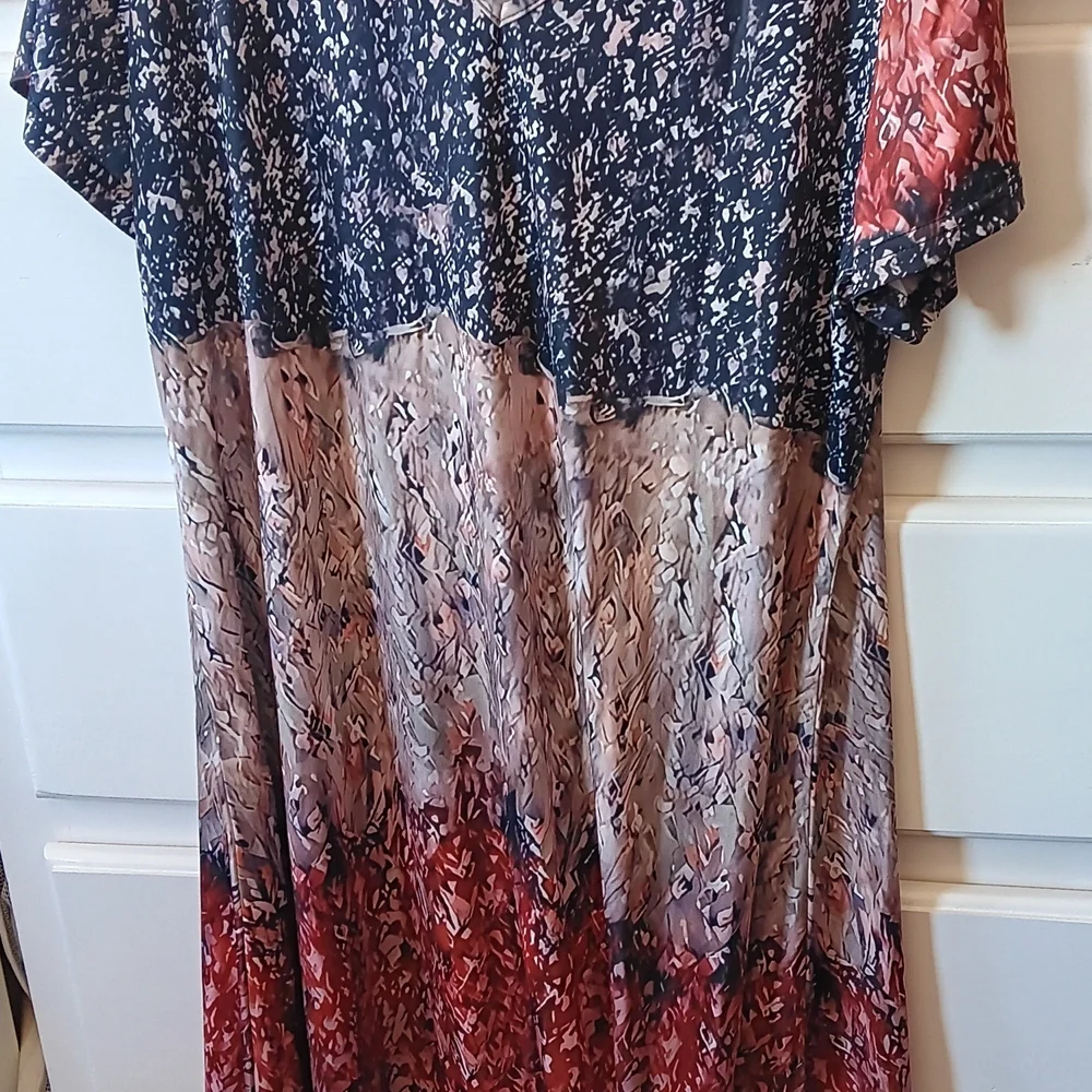 V-Neck dress bust 23" - Picture 5 of 9